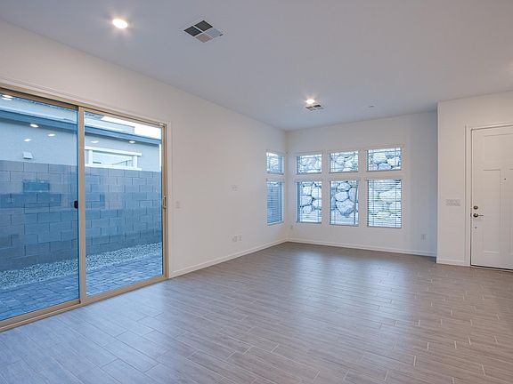 4th image of 909 Allister Fields Ln
