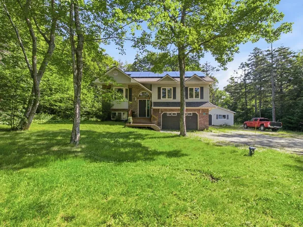 45 Rockcliffe Cres, Hammonds Plains, NS B3Z 1J8