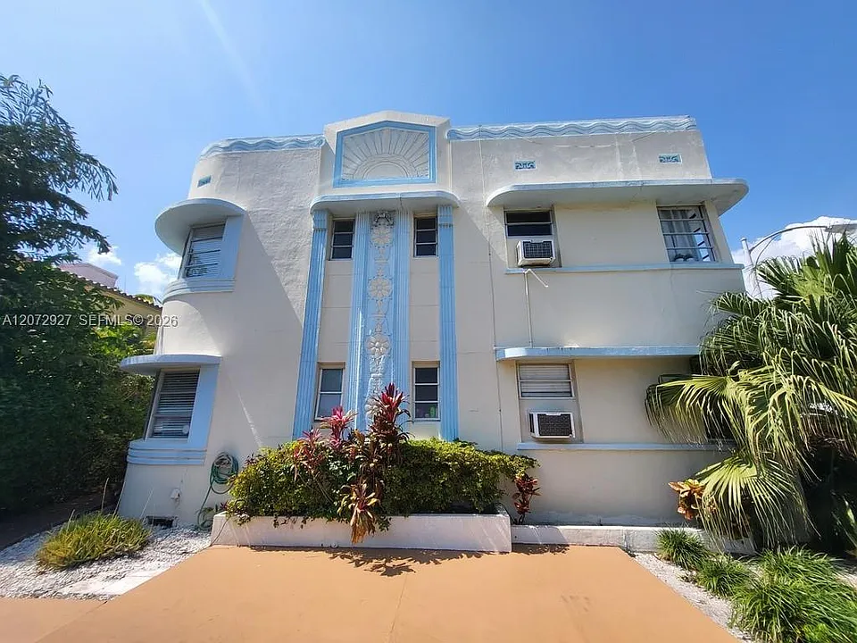 850 Jefferson Ave #1