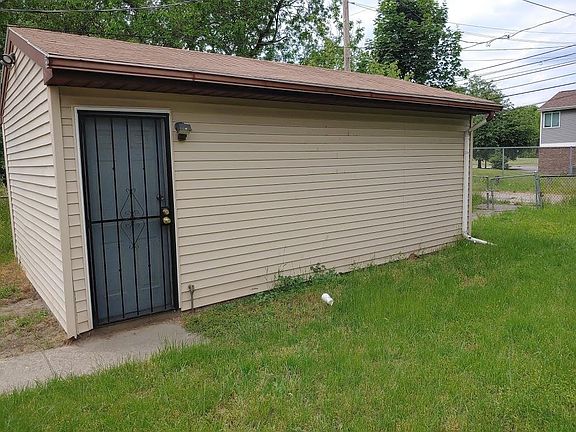 2nd image of 668 Woodland Ave