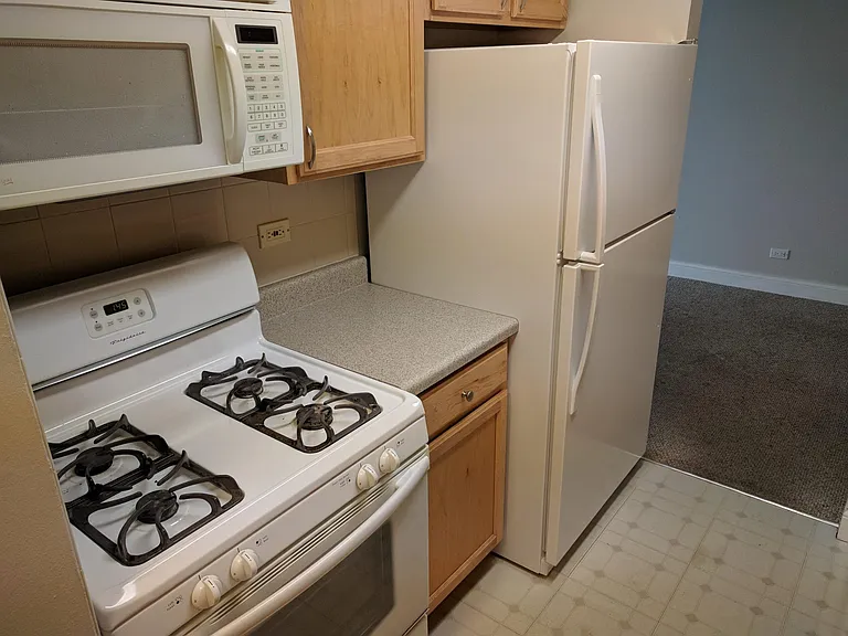 Kitchen Stove, Microwave, & Refrigerator