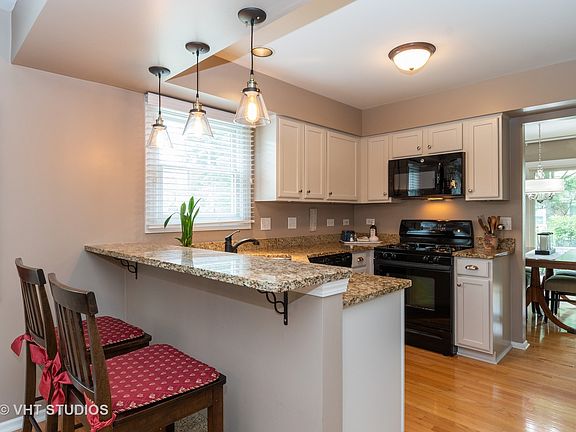 5th image of 30W011 Spruce Ct