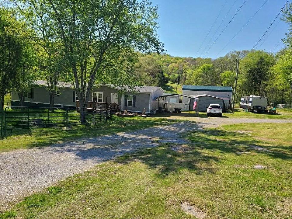 2nd image of 521 Hiwassee Rd