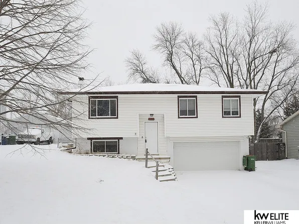 2612 Citta Dr, Bellevue, NE 68147