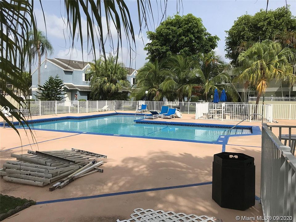 2nd image of 17565 NW 67th Pl #P-8