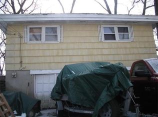 9 Veteran St, Southwick, MA 01077