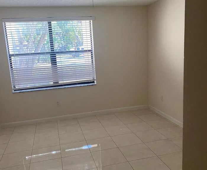 4541 W McNab Rd #10 — Photo 9