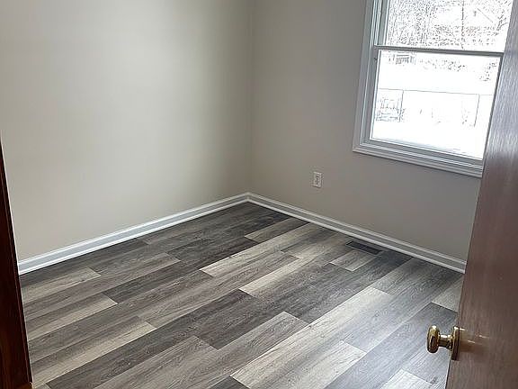 5th image of 4217 Norman Dr SE