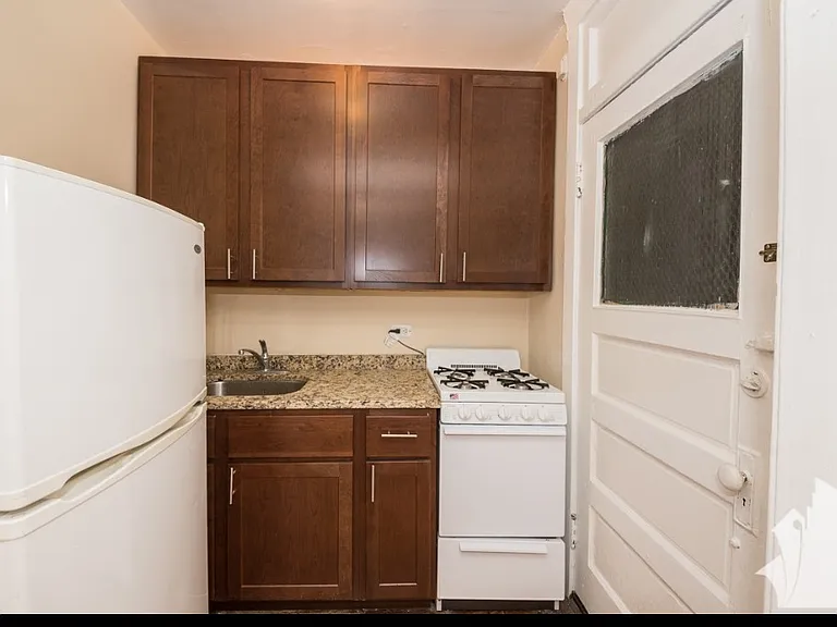 512-20 W Cornelia Ave #516207 — Photo 7