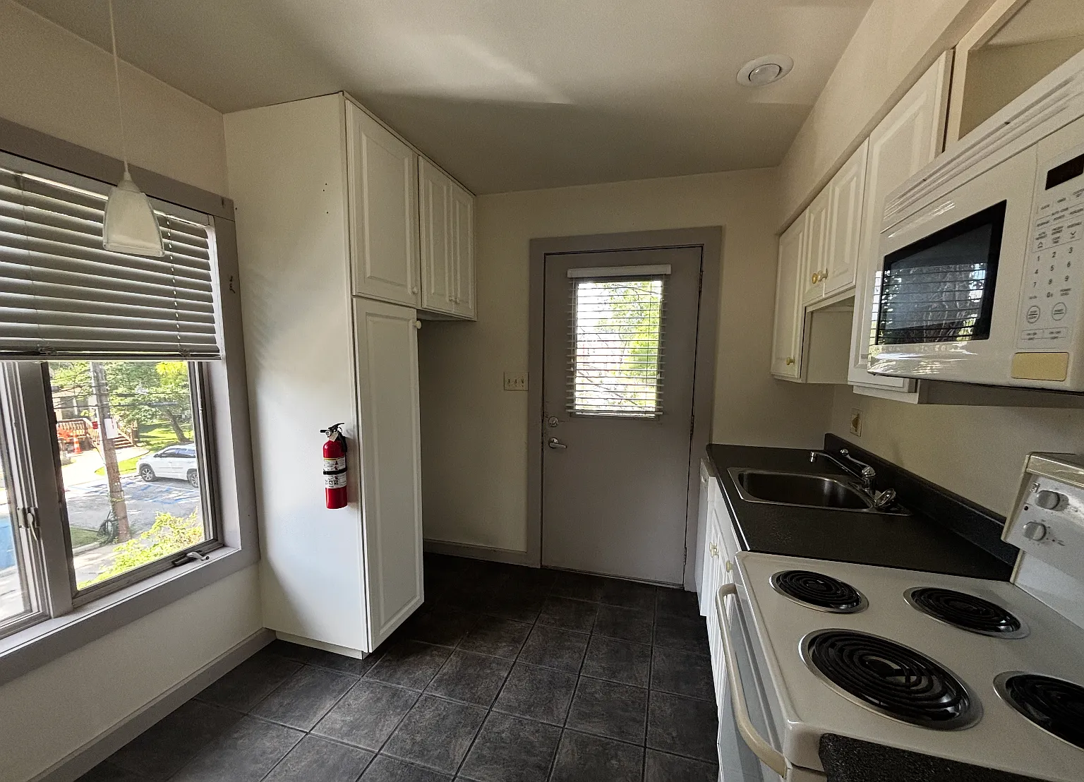 1 bed, 800 sqft, $1,000 — Photo 2
