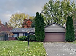 7711 Sunblest Blvd, Fishers, IN 46038