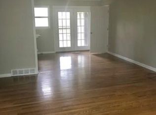 1527 W Markham Rd, Fayetteville, AR 72701