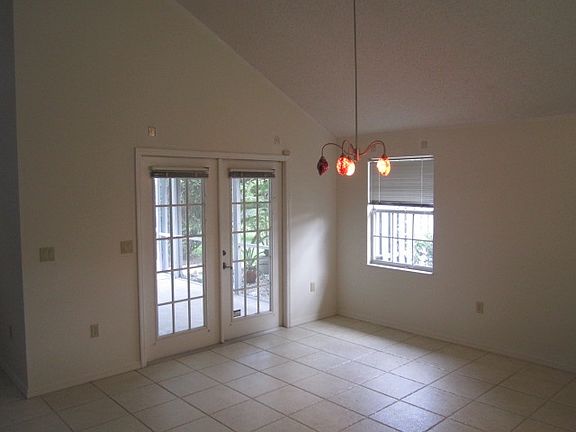 5th image of 4051 Prairie View Dr N