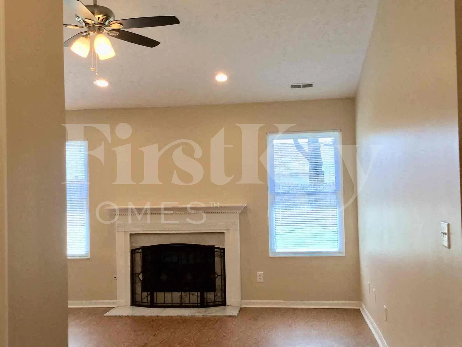 3 bed, 2.0 bath, 1240 sqft, $1,875 — Photo 2