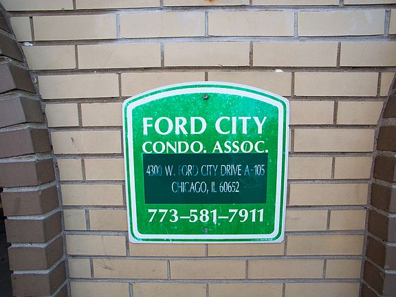 2nd image of 4300 W Ford City Dr APT 1506