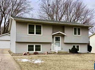 63 11th Ave SE #SE, Le Mars, IA 51031