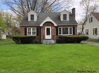 1460 Regent St, Niskayuna, NY 12309