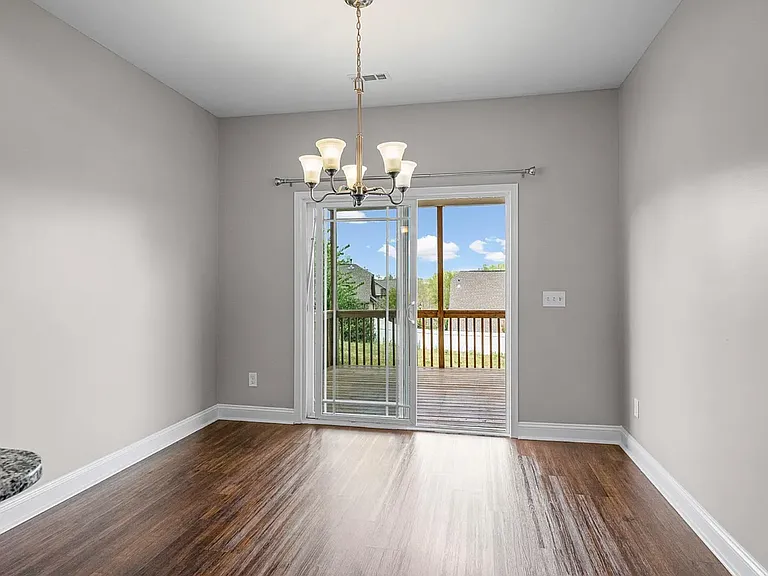 141 Bur Oak Dr — Photo 10