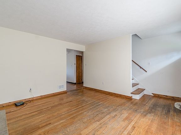 4th image of 24 Blanche Ave