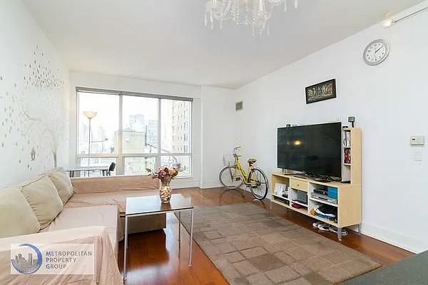 Rented by Metropolitan Property Group | media 18