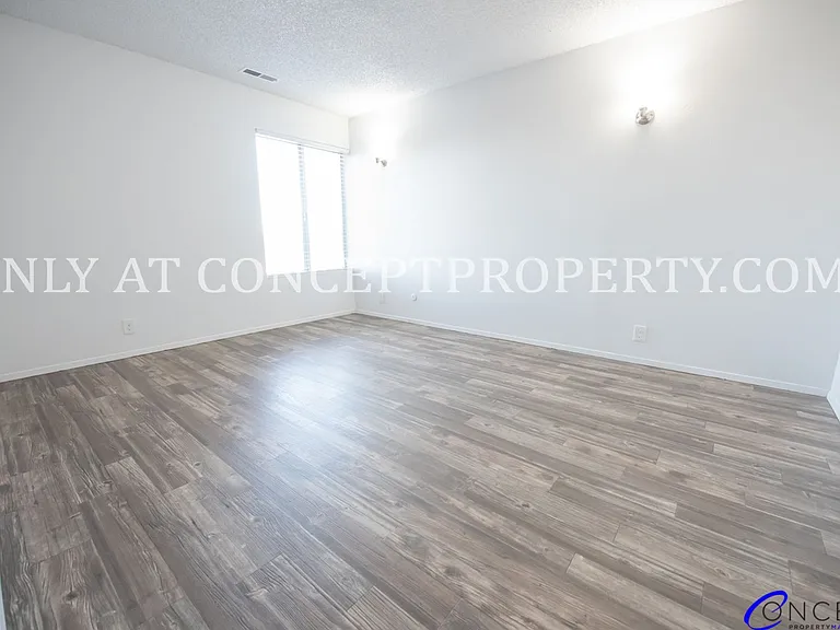 Foothill Terrace — Photo 268
