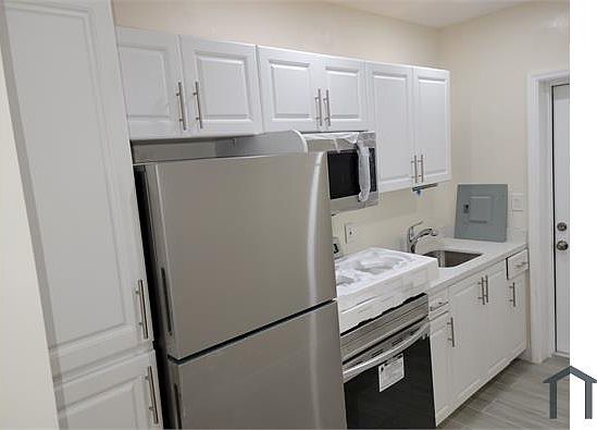 4th image of 121 NE 82nd Ter APT 5