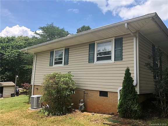 3rd image of 2027 Redwood Cir #84