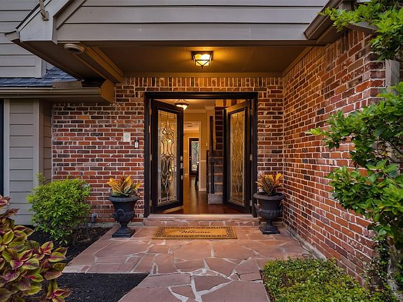 5th image of 8106 Twining Oaks Ln