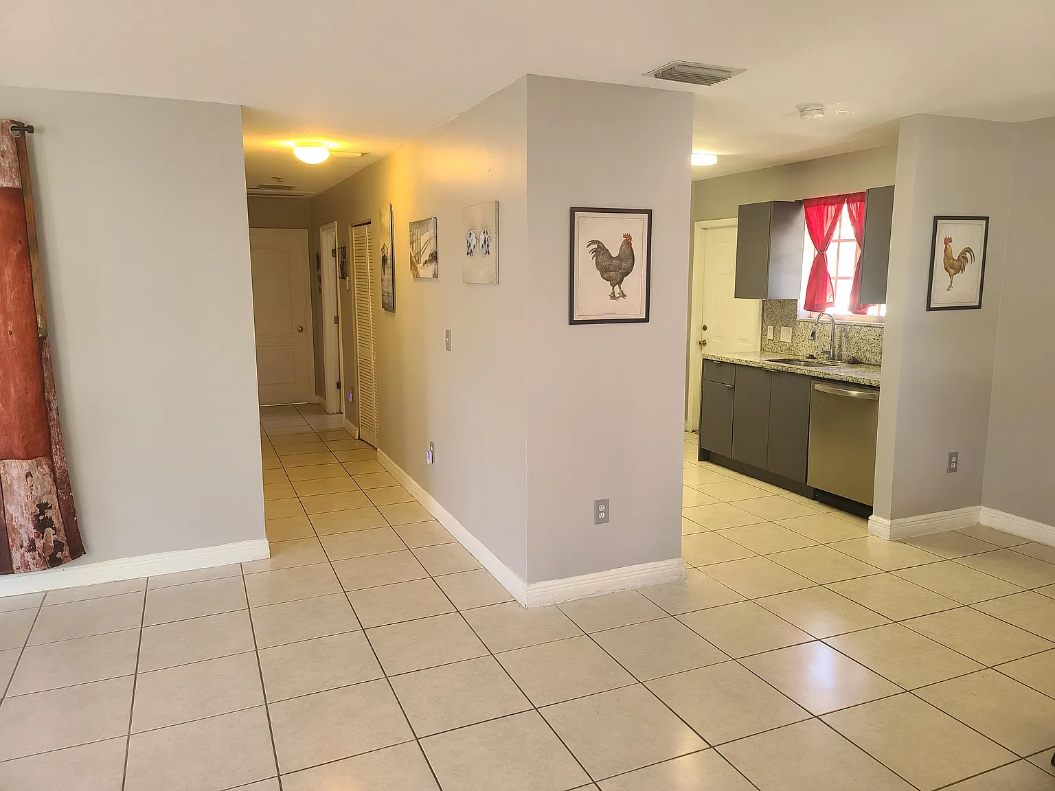 3 bed, 1300 sqft, $1,200 — Photo 4