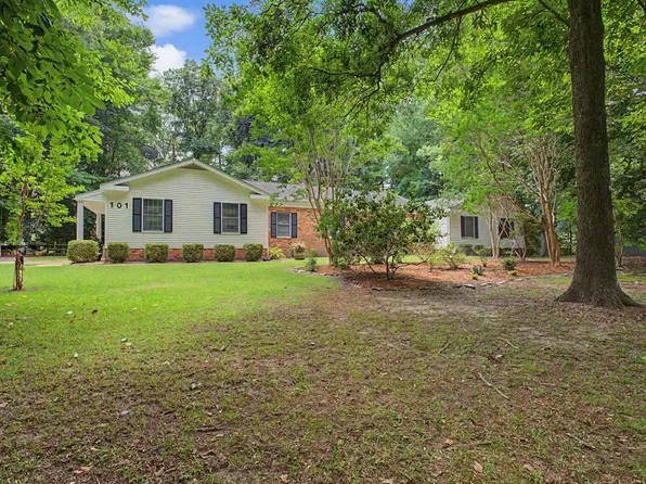 101 Greenwood Dr, Williamsburg, VA 23185