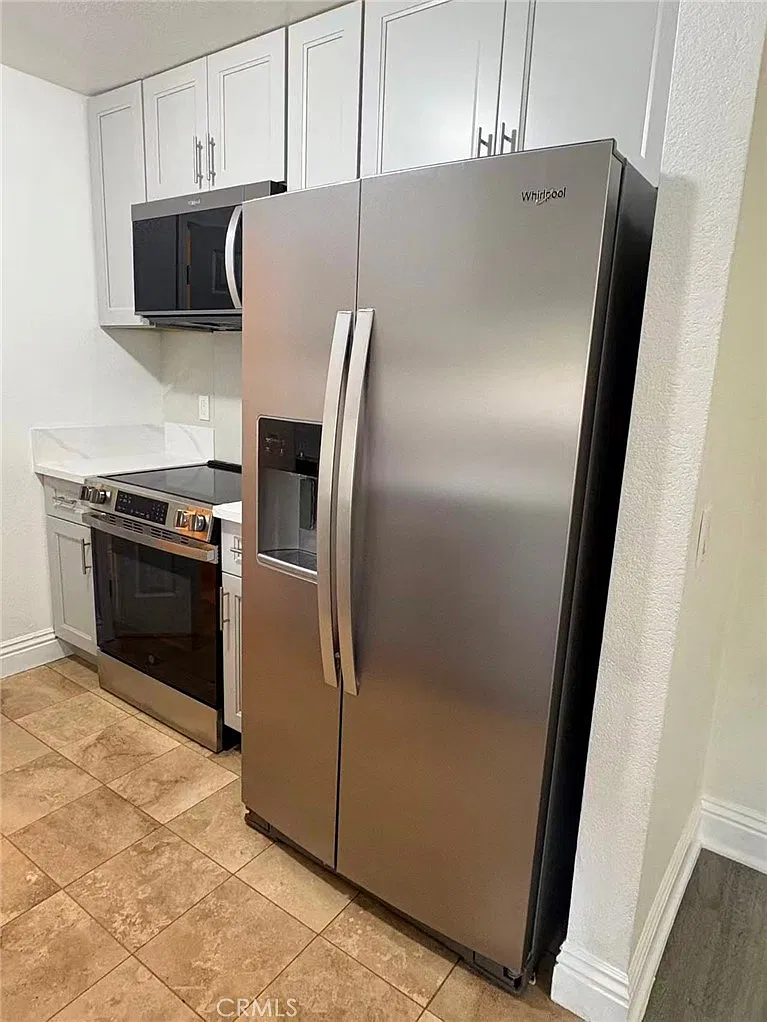 2400 Del Mar Way — Photo 4