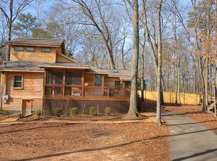 171 E Lake Dr, Roswell, GA 30075