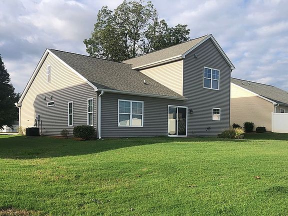 3rd image of 176 Crooked Cedar Way
