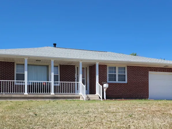 1524 N Kansas St, Russell, KS 67665