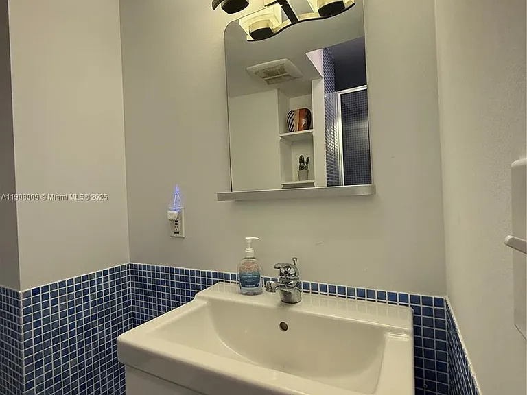 9511 Collins Ave #1208 — Photo 27