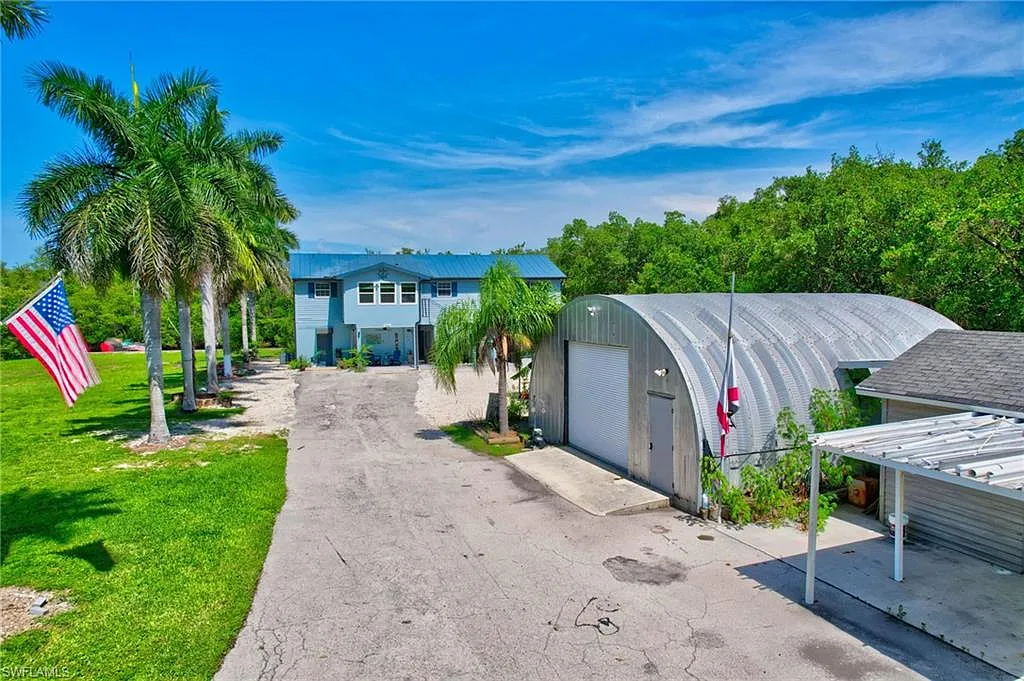 3 bed, 2.0 bath, 1344 sqft, $3,000 — Photo 2