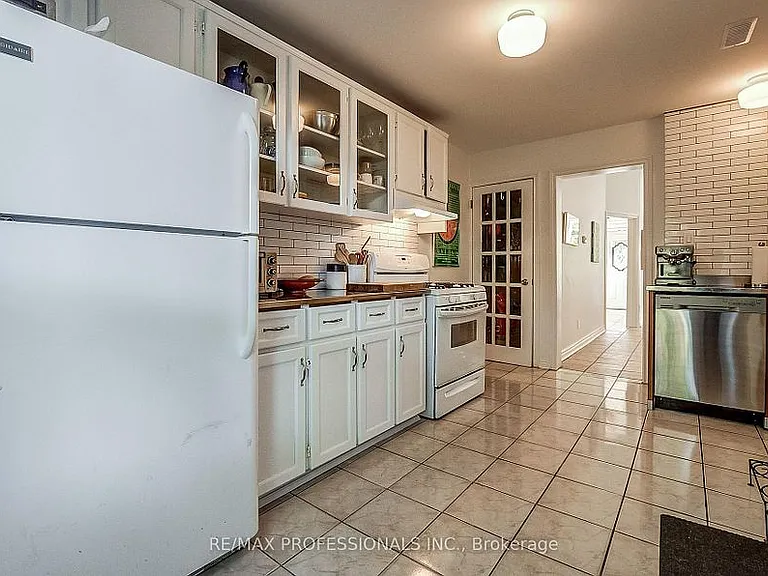 72 Massey St — Photo 9