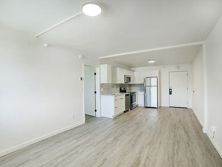 Presidio Palms Apartments — Photo 43