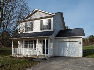 1215 Swan Pond Ln, Knoxville, TN 37914