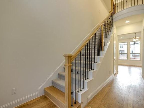 5th image of 2474 King Arthur Blvd
