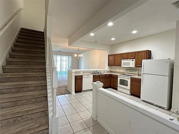 3rd image of 4871 Pond Ridge Dr