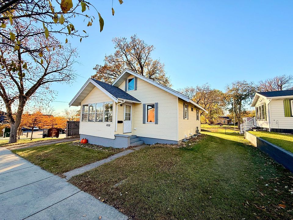 1st image of 1332 Lake Ave