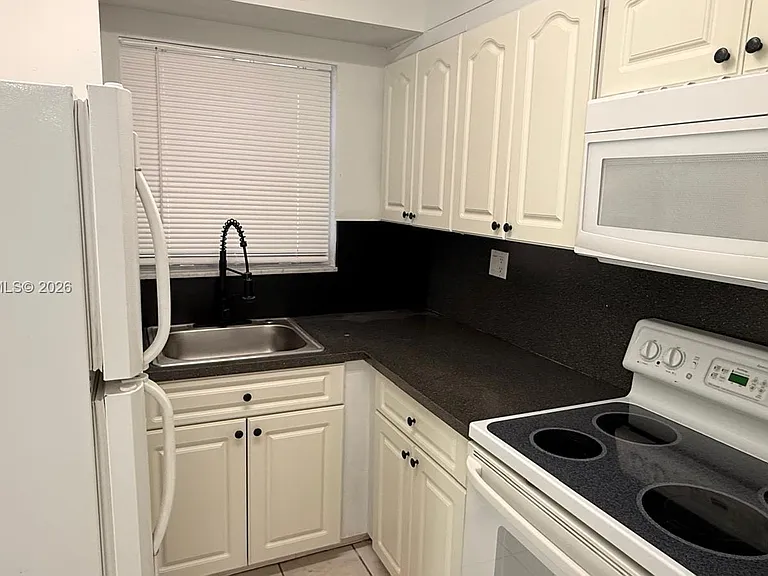 8801 W Flagler St #104 — Photo 15