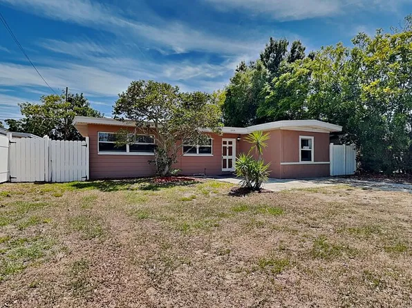 6484 44th Ave N, Kenneth City, FL 33709