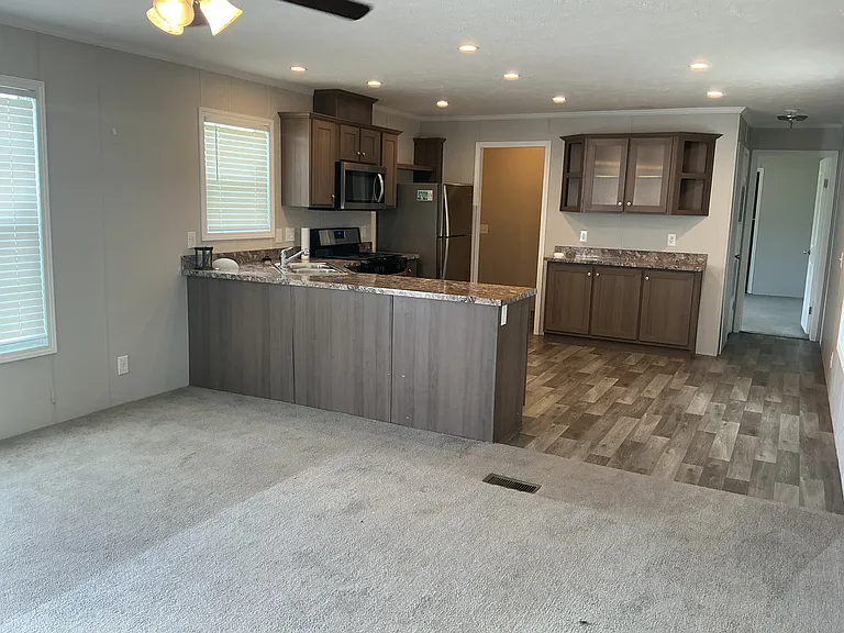 8628 Sandy St #112 — Photo 4