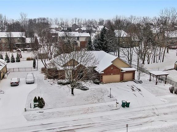 2nd image of 117 Crown Point Dr