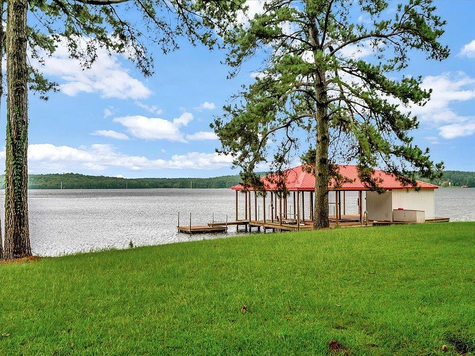 1st image of 270 Shoreline Dr
