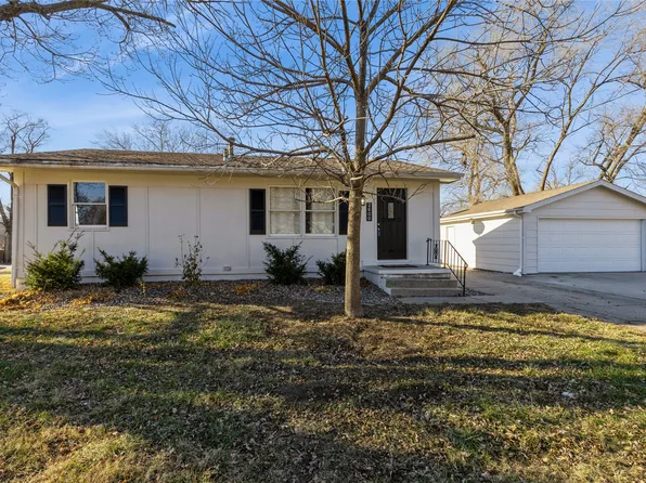 2600 E 37th St, Des Moines, IA 50317