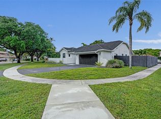 5790 SW 88th Ave, Fort Lauderdale, FL 33328