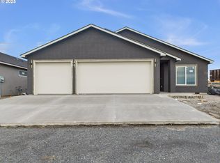 897 E Autumn Ave, Hermiston, OR 97838